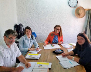 Frau Solbrig beim einwöchigen Sprachkurs an der Escuela Carmen de las Cuevas (2016/2017, Granada/Spanien) Frau Solbrig beim einwöchigen Sprachkurs an der Escuela Carmen de las Cuevas (2016/2017, Granada/Spanien)
