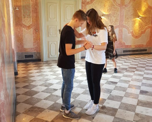 Weltkulturerbe »Wiener Walzer«: Jugend-Workshop (2019/2020 Graz/Österreich) Weltkulturerbe »Wiener Walzer«: Jugend-Workshop (2019/2020 Graz/Österreich)