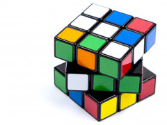 Ernő Rubiks Zauberwürfel – Spielzeug oder mathematischer Geniestreich? (Foto:Volodymyr Hryshchenko, Unsplash) Ernő Rubiks Zauberwürfel – Spielzeug oder mathematischer Geniestreich? (Foto:Volodymyr Hryshchenko, Unsplash)