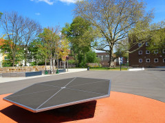 Spielgerät auf dem Schulhof des SHG (Foto: Maack)