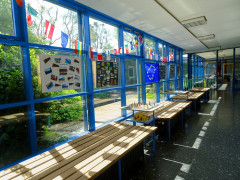 Die Pausenhalle des Scharnhorstgymnasiums (Foto: MAK) Die Pausenhalle des Scharnhorstgymnasiums (Foto: MAK)