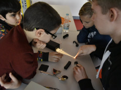 Experimente mit Licht (Foto: MEN) Experimente mit Licht (Foto: MEN)