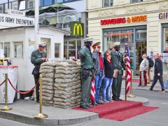 Berlin: Checkpoint Charlie (Foto: MAK) Berlin: Checkpoint Charlie (Foto: MAK)