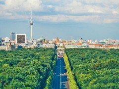Blick auf den Fernsehturm (Foto: Adam Vradenburg, Unsplash) Blick auf den Fernsehturm (Foto: Adam Vradenburg, Unsplash)