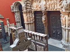 Hildesheimer Bernwardstüren und -säule im V&A in London (Foto: MAK)