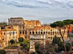 Das Colosseum in der Außenansicht (Foto: Andrea Spallanzani, Pixabay)