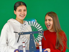 „Geblitzdingst” – Physik am SHG (Foto: G. Friedrich) „Geblitzdingst” – Physik am SHG (Foto: G. Friedrich)