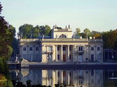 Bad König Denkmal bei Warschau (Foto: Arcaion, Pixabay) Bad König Denkmal bei Warschau (Foto: Arcaion, Pixabay)