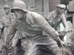 Kriegerdenkmal (Foto: Sebo106, Pixabay) Kriegerdenkmal (Foto: Sebo106, Pixabay)