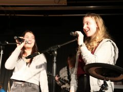 Janette und Leticia am Gesang