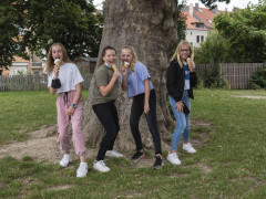 Die Mädchen der 6c sind begeistert von der Aktion.