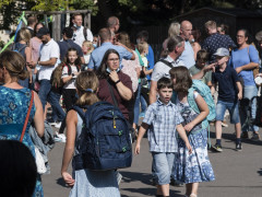 Eltern und Schüler am Einschulungstag am SHG