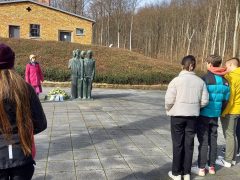 Gedenkplatz vor dem Krematorium