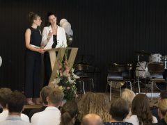 Mathilda und Aurora bei ihrem Rückblick