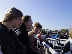 Themsefahrt im Sonnenschein